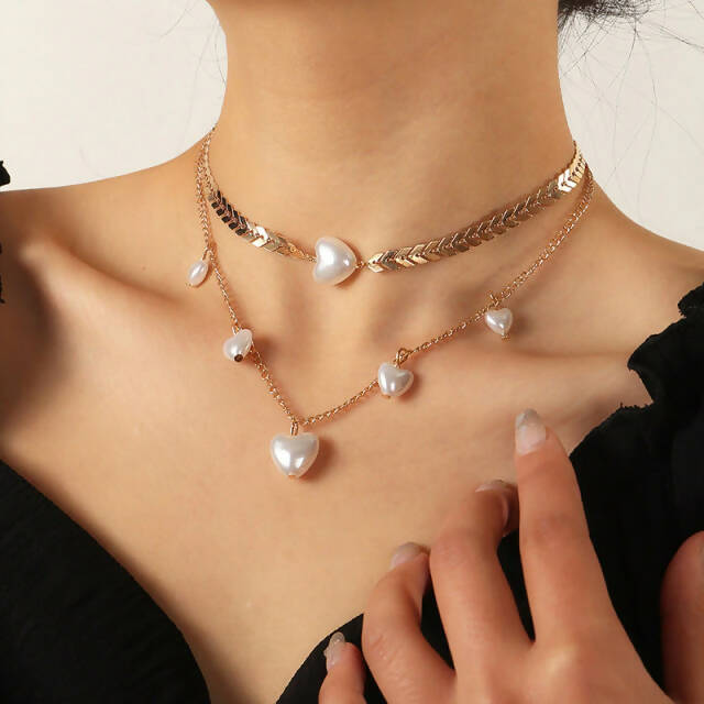 ខ្សែរកនារី Necklace